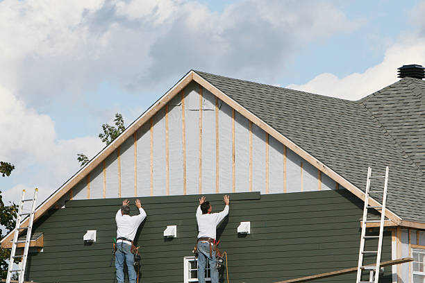 Professional Wood Siding technician working in Huntington, IN